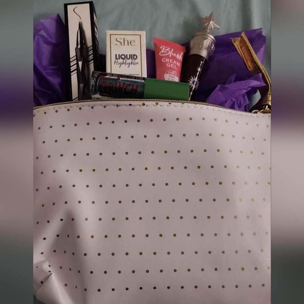 Mystery Makeup with Bag!